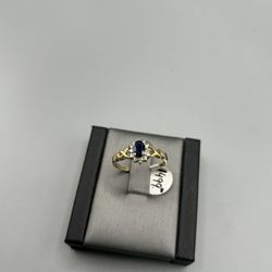 10KT Gold Sapphire Ring