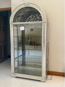 Armoire $1,000 OBO