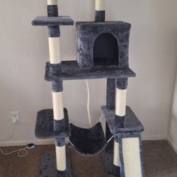 Cat Tree Brand New Still In Box