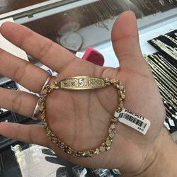 15 Años Gold Bracelet