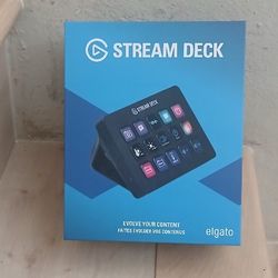 Elgato Stream Deck MK.2 - Controlador de estudio, 15 teclas macro, activa acciones en aplicaciones y software como OBS, Twitch, YouTube y más, funcion