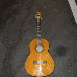 Yamaha Guitar 