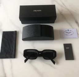 black sunglasses
