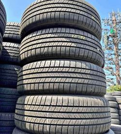 225/65/17  vendo set de llantas con 80% de vida las 4