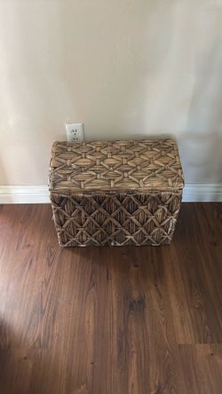 Storage basket