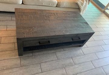 Living Spaces Coffee table