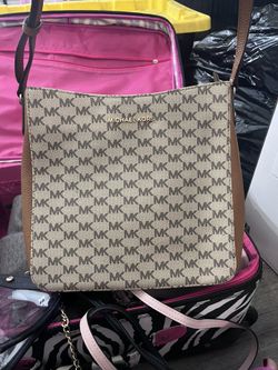 MK Purse Like New 