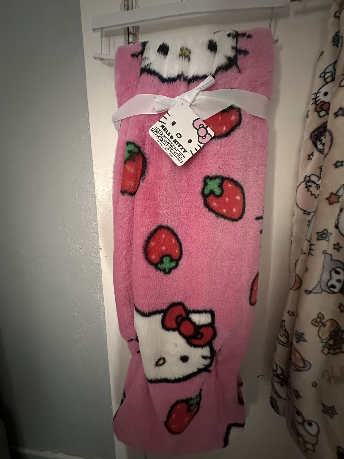 Strawberry Faux Fur HK Blanket