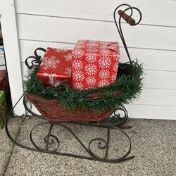 Vintage Sled 🛷 