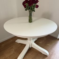White Round Dining Table with Extension – Good Condition