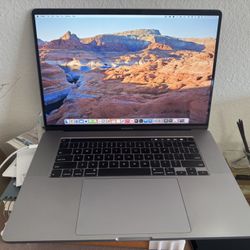 MacBook Pro - 2019 - 16” - 32 GB RAM - 1 TB SSD