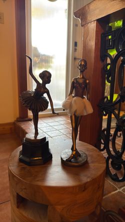 Ballerina statues