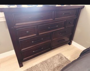 bob’s furniture, Hudson dresser