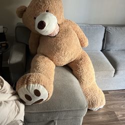 BRAND NEW 6ft Bear!