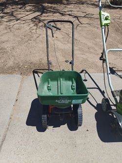Scott's turf spreader