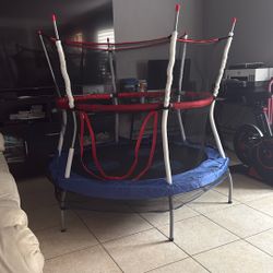Trampoline 
