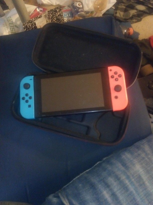 Nintendo Switch W/Zelda Link's Awakening
