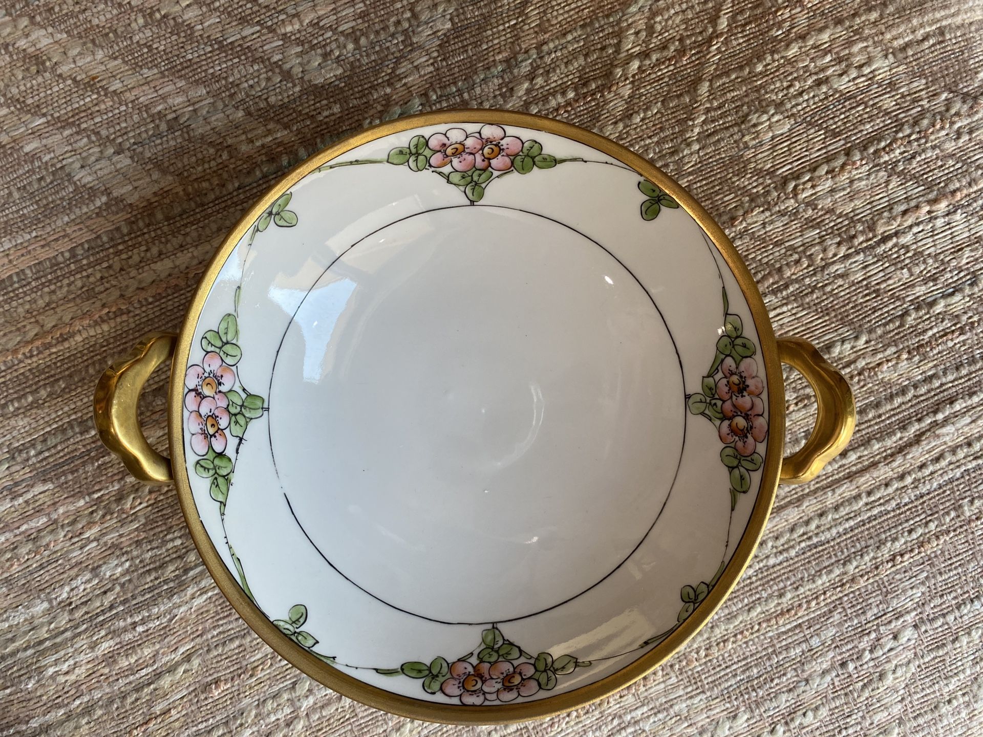 Hand Painted Japanese Serving Mixed Dish Bowl For decorative Purposes Pedestal