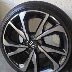 Honda Civic Si 2017 wheels 18x8  5x114  tires  PIRELLI 225/40/R18 