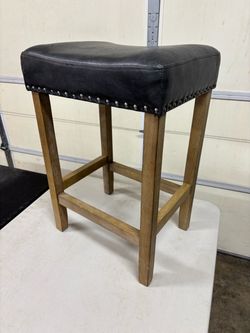 Bar stool