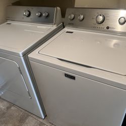 Maytag White Washer & Gas Dryer Set