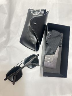 Black Sunglassses New 1/2