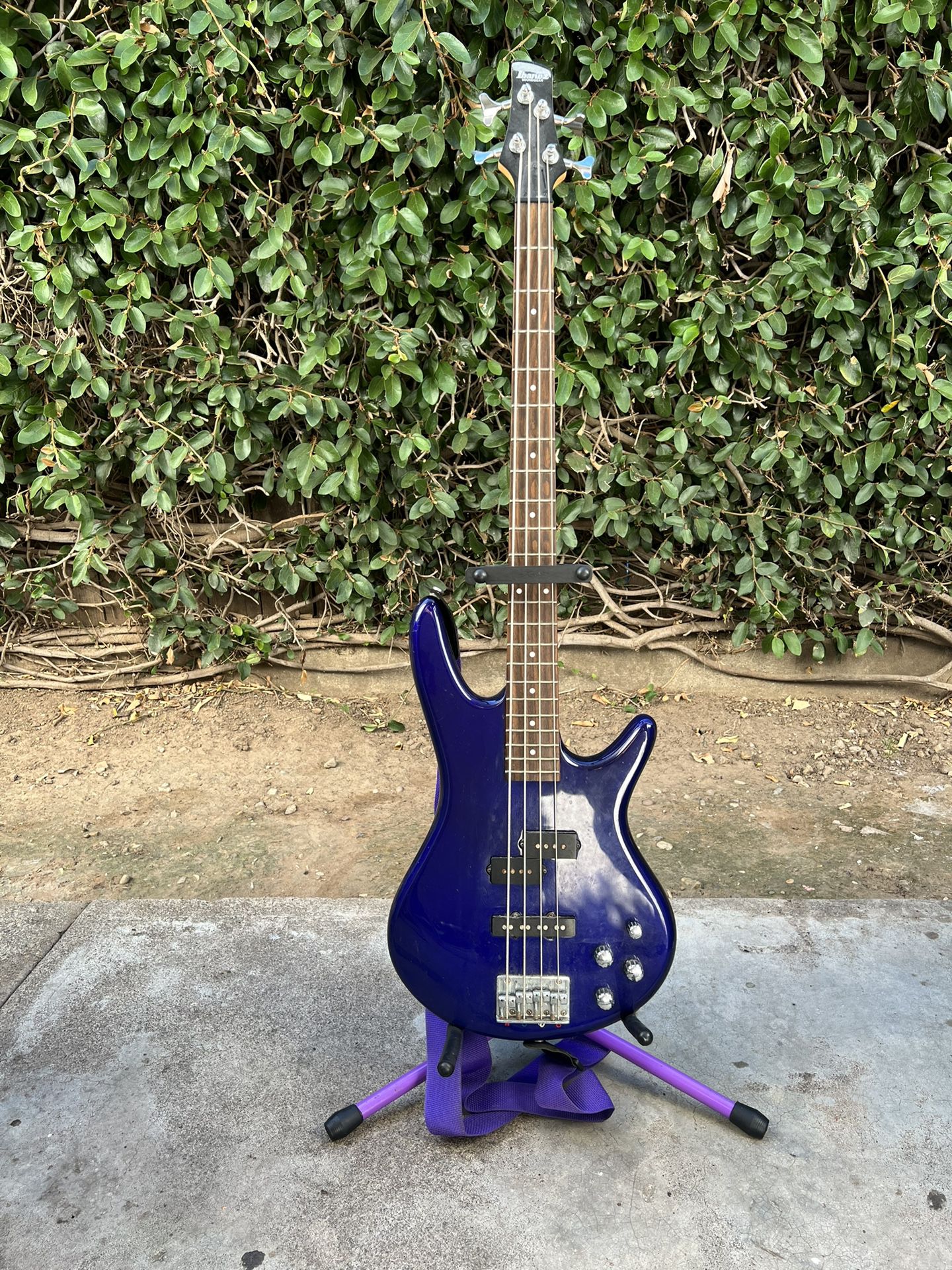 Ibanez GSR200JB Bass Guitar With Amp