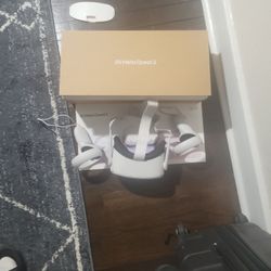 Meta QUEST 2 VR Headset