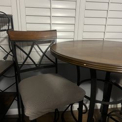 High kitchen table and 2 chairs