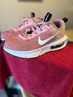 NIKE AIR MAX