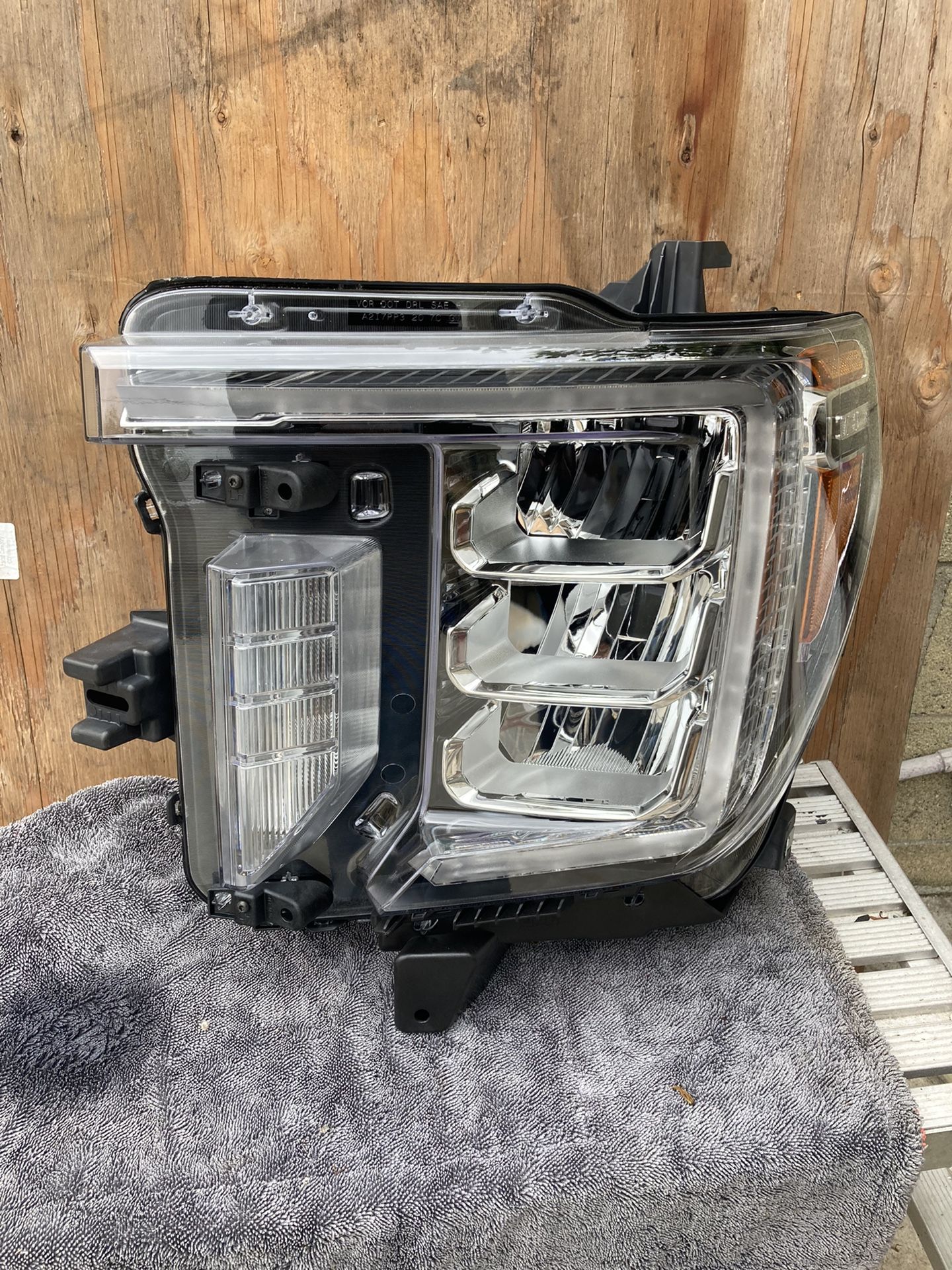  Gmc Sierra Headlight