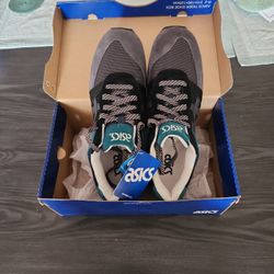 Asics size 10 or 10.5