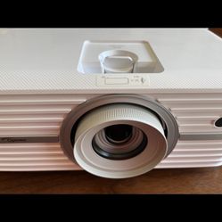 Optima UHD50  4k Home Movie Projector