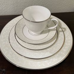 Lenox Opal Innocence 5-Piece China Place Settings (PRICE IS FOR 8 SETS TOTAL + MORE!!)