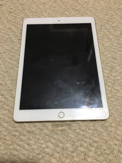 iPad 32Gb Gold- Newest Version