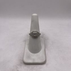 14kt Gold Diamond Engagement Style Ring 