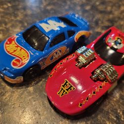 Hot Wheels Nascar 44 blue and Final Fight IV red die cast cars lot of 2