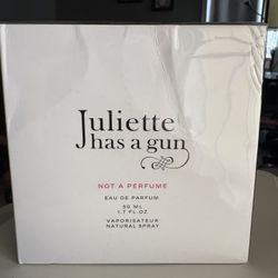 Juliette has A Gun Perfume