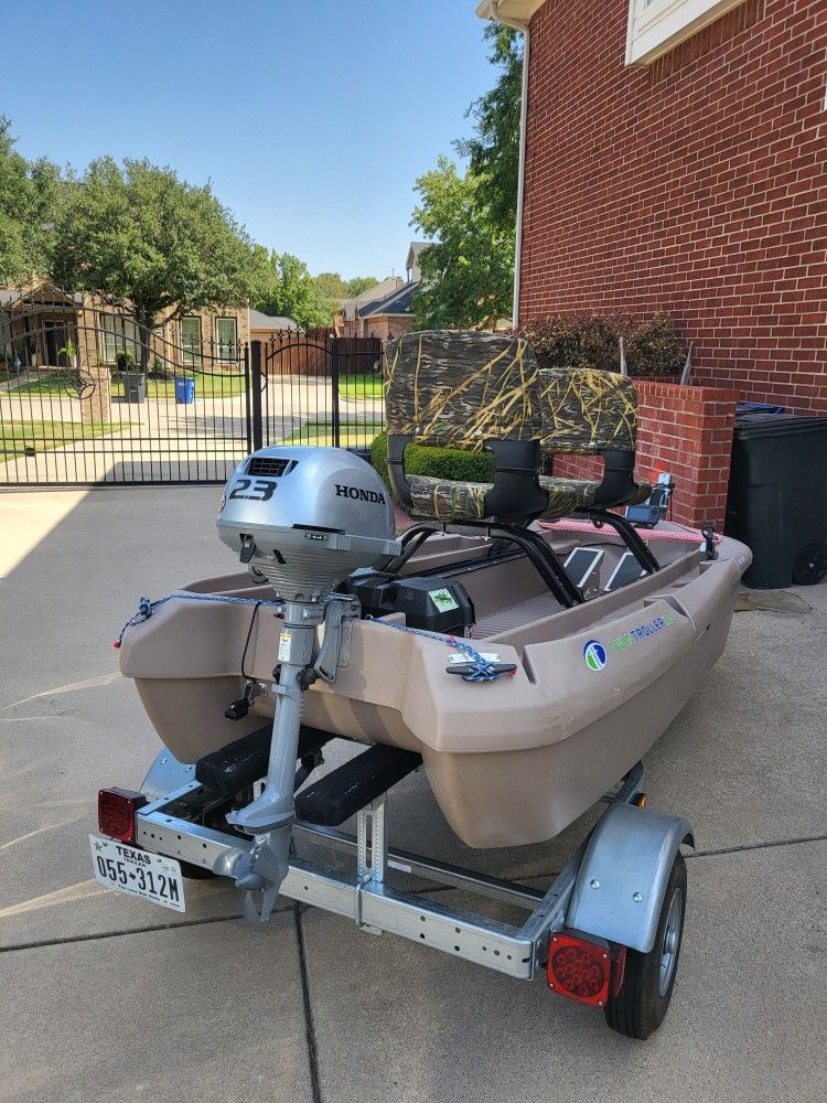 2021 Freedom Electric Marine Twin Troller X10 Adventure Package for