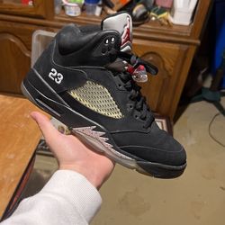 Jordan 5 black metallic 2011 