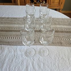 Set of 8 Clear Wine Glasses – Elegant Stemware / Entertaining Set