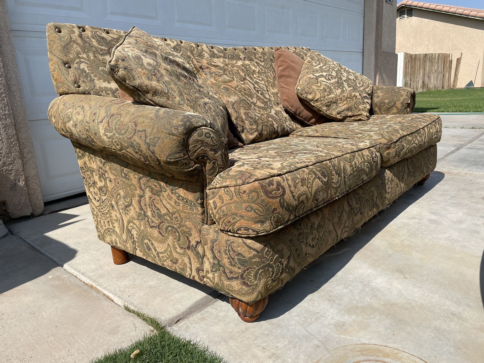 Free Couch  !