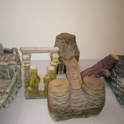 Aquarium Decor/ Terrium Basking And Water Features