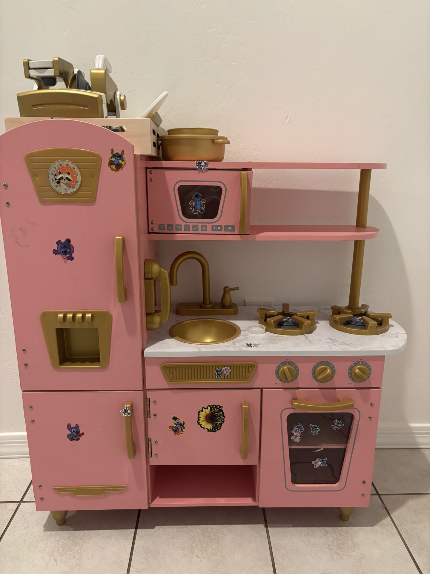 Pink play Kitchen