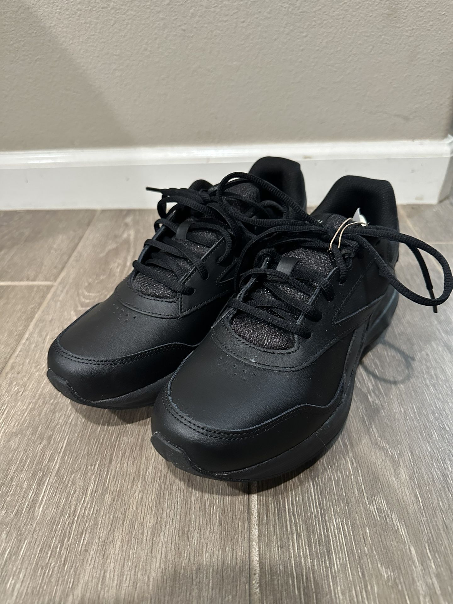 Brand New- Reebok Men’s Walk Ultra 7 DMX Max Trainers - Size 8