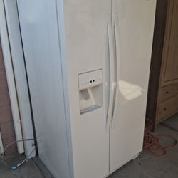 Whirlpool Refrigerator 