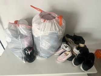 Name brand clothes, some have tags, bunch of clothes Zara, Nike, vans other free stuff all for $70!