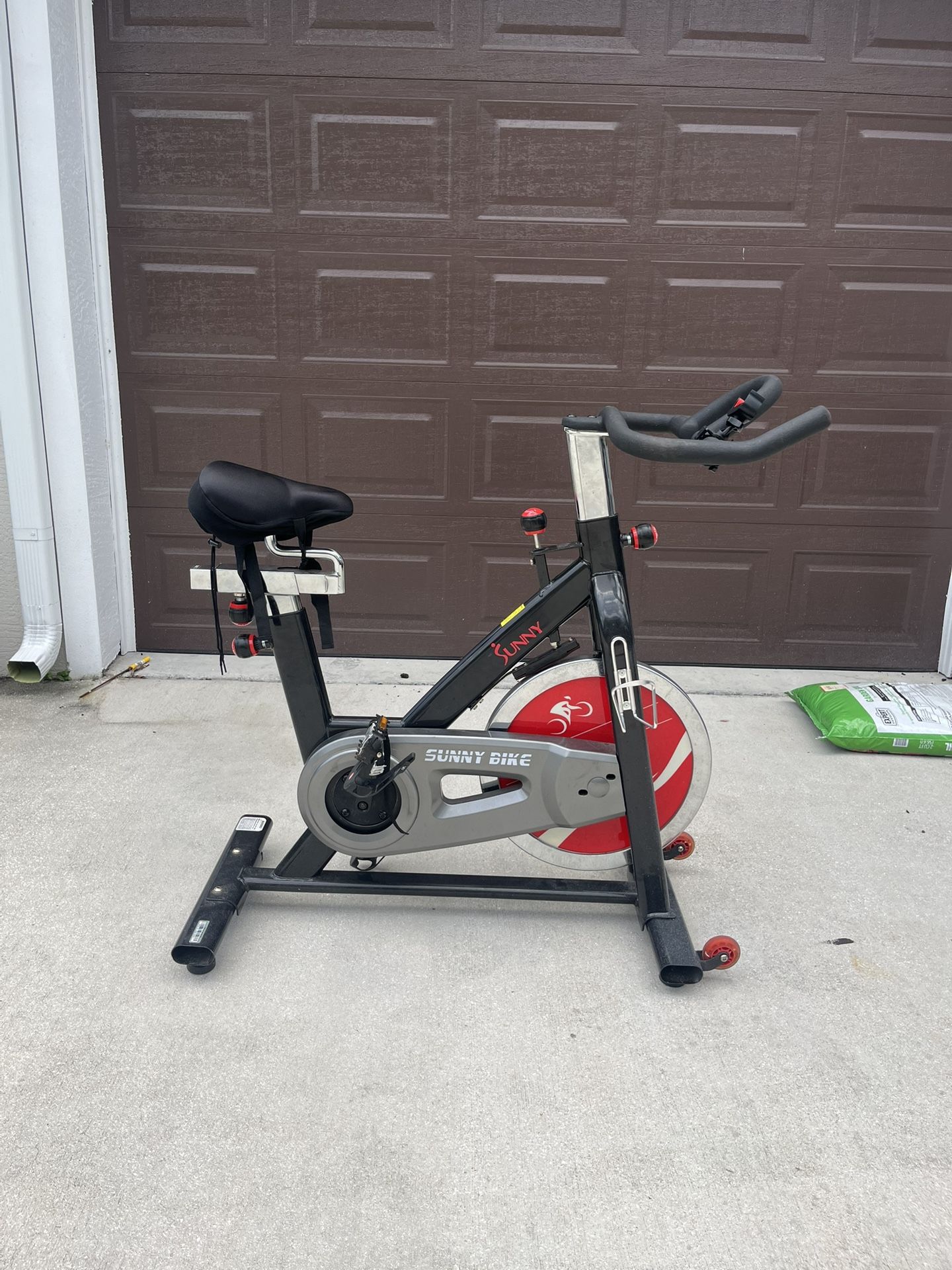 Sunny Health & Fitness Exercise Bike
