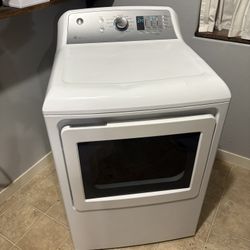 GE® ENERGY STAR® 7.4 cu. ft. Capacity aluminized alloy drum Electric Dryer with Sensor Dry