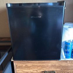 Mini Fridge 
